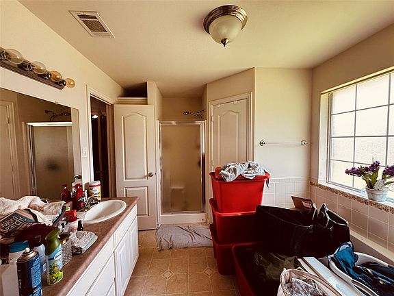 4th image of 106 Oak Ln