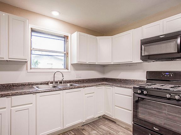 4th image of 216 Cranbrook Dr