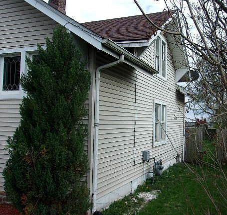 4th image of 345 E North St