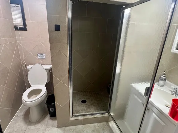 (undisclosed Address), Saint Albans, NY 11412
