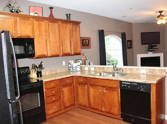 5th image of 268 Dellwood Dr