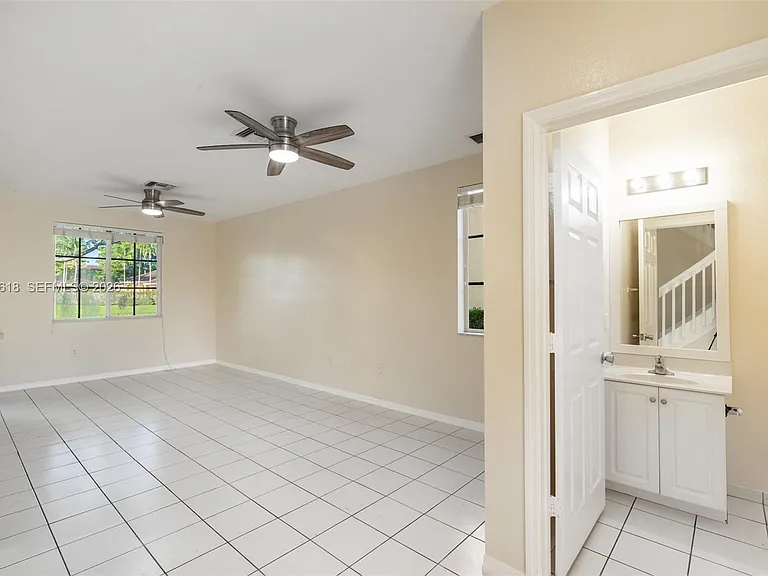 6051 SW 19th Pl — Photo 20