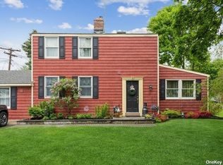 3 12th St, Carle Place, NY 11514