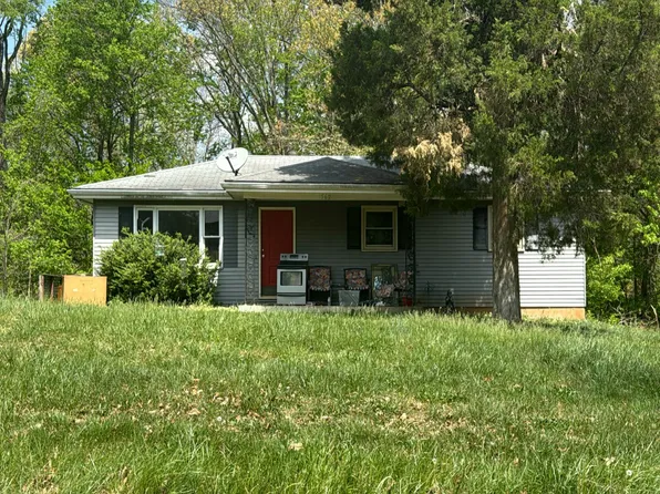 562 Poplar St NE, New Salisbury, IN 47161
