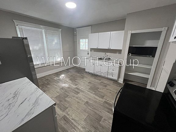 3rd image of 826 N Beville Ave