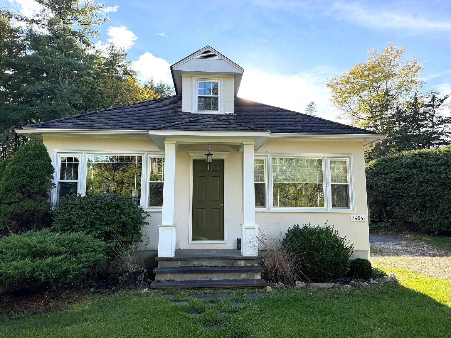 2 bed, 1.5 bath, 1499 sqft, $3,200 — Photo 1