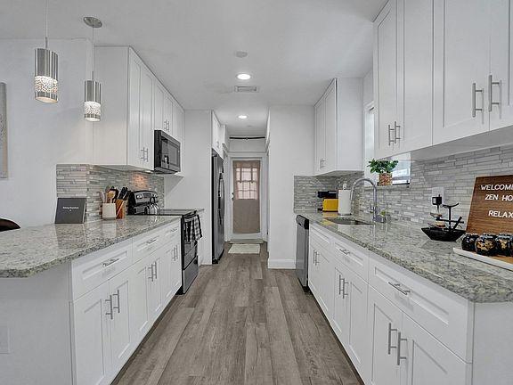3rd image of 4111 SW 18th Ct #3/2
