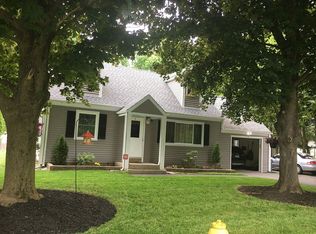 4 Elizabeth Rd, Danbury, CT 06811