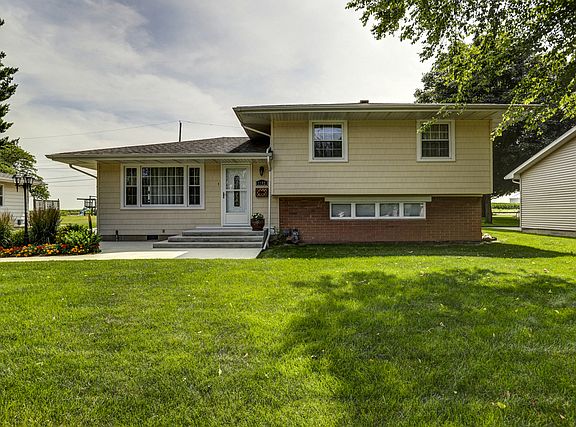3rd image of 1103 Poplar Ln