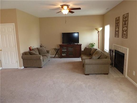 3rd image of 12628 Braddock Ln