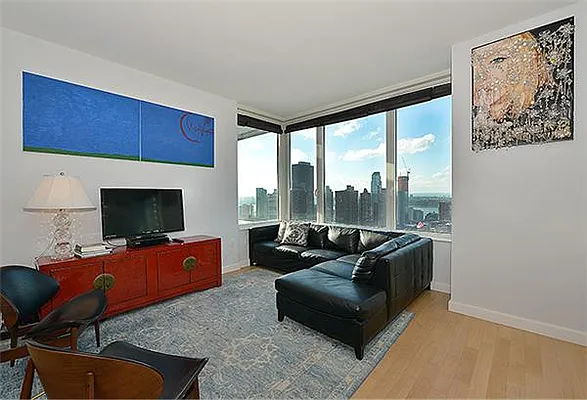 Sold by KG Properties | media 26