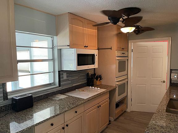3rd image of 3036 Shamrock Dr