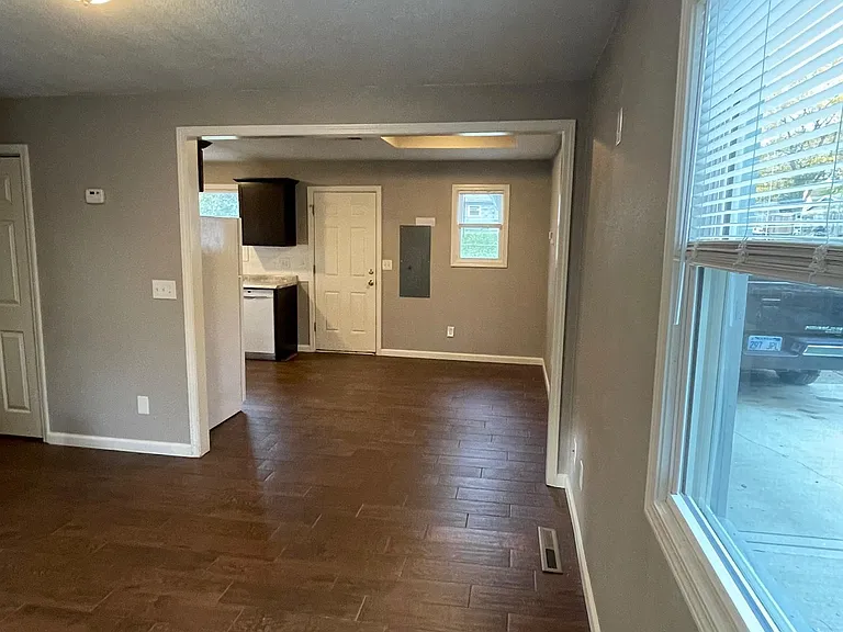 2518 S 48th St — Photo 4