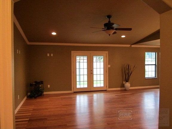 2nd image of 5611 La Plaza Cir