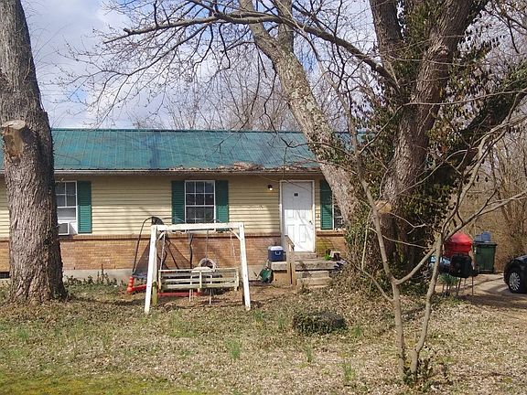 2nd image of 107 Birchwood Ct