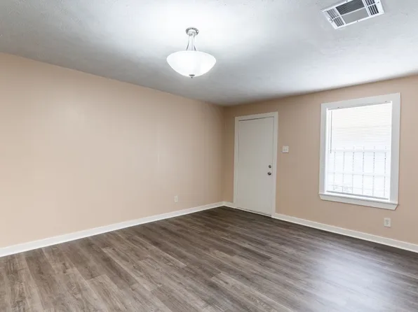 305 N Live Oak St APT 2, Houston, TX 77003