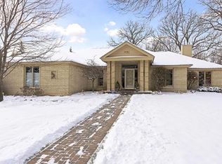 10529 Mount Curve Rd, Eden Prairie, MN 55347