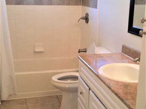 4th image of 10131 Craft Dr APT C