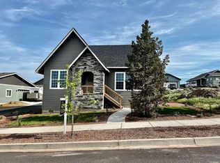 1040 SE Bluegrass Ln, Madras, OR 97741