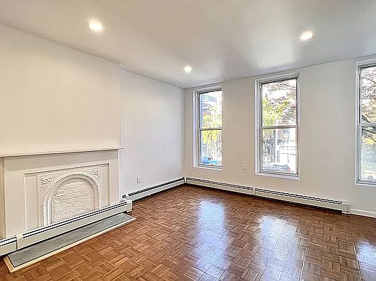 2nd image of 376 Atlantic Ave #1B