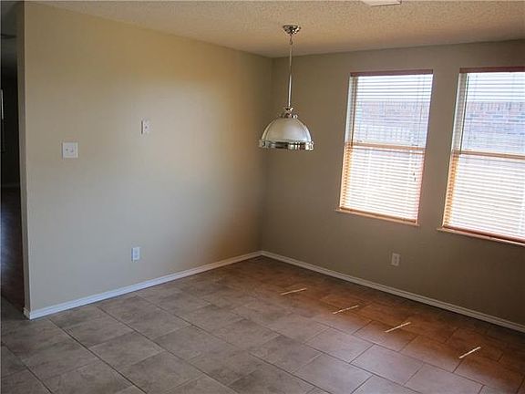3rd image of 1712 Silverwood Ln