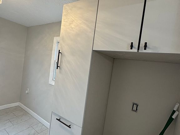 2nd image of 214 William St