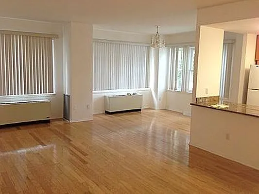 Sold by OneWorld Property Advisors | media 6