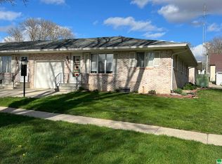 505 Fulton St, Remsen, IA 51050