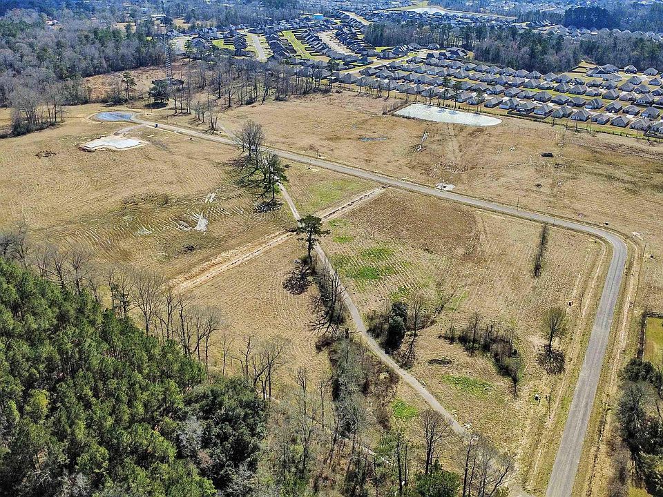 1st image of 2 Grandview Dr