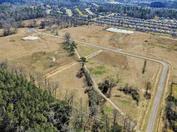 12 Grandview Dr, Denham Springs, LA 70726
