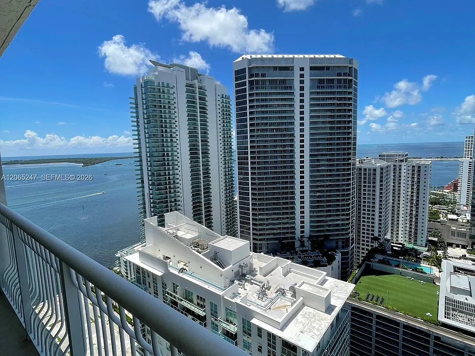 1200 Brickell Bay Dr #3821