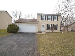 1131 Sandpebble Cir, Algonquin, IL 60102