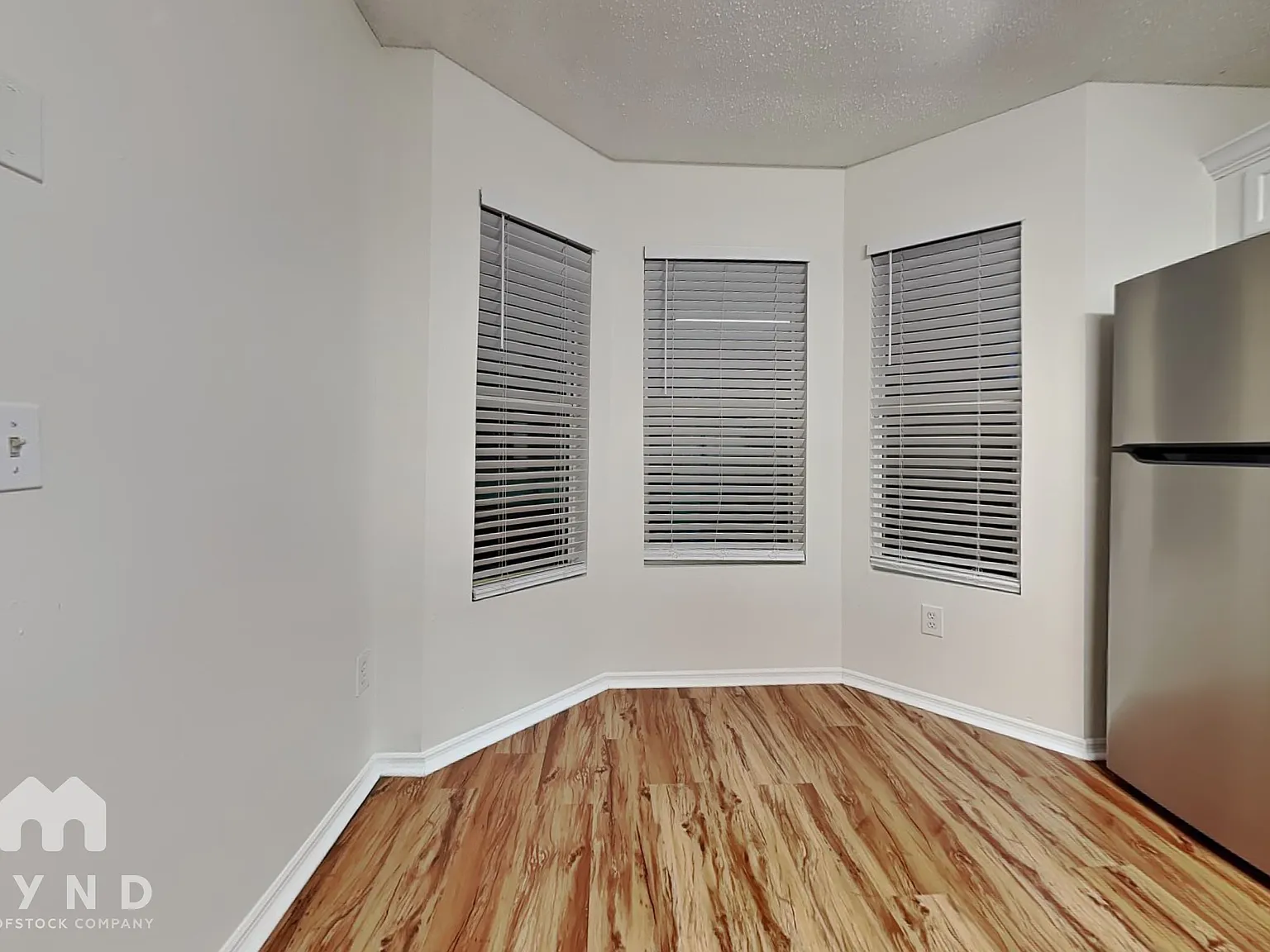 3 bed, 2.0 bath, 1358 sqft, $1,699 — Photo 4