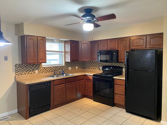 Eat in kitchen