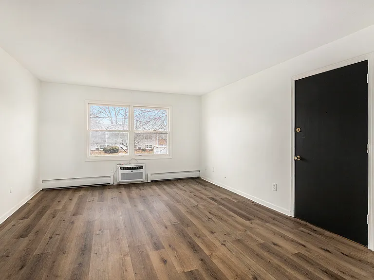 2950-2976 Gardentown Dr SW — Photo 3