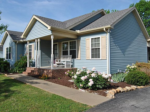 3rd image of 3219 Penny Ln
