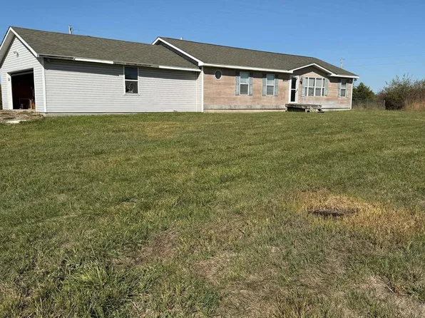 8919 SE Adams St, Wakarusa, KS 66546