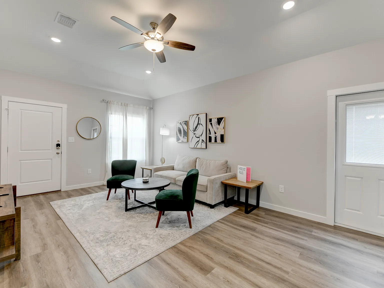 4 bed, $3,500 — Photo 3