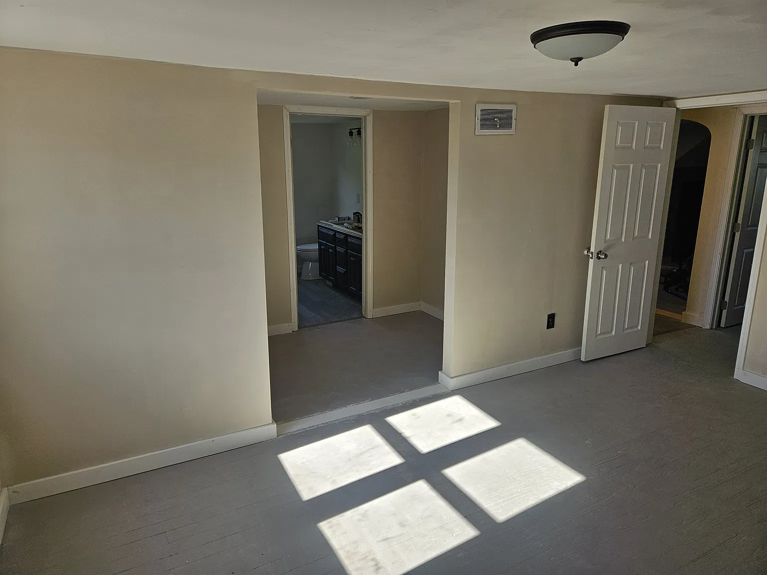3 bed, 1700 sqft, $1,980 — Photo 1