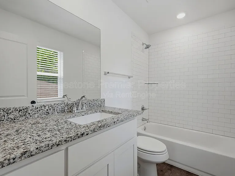 227 W Bond St — Photo 18