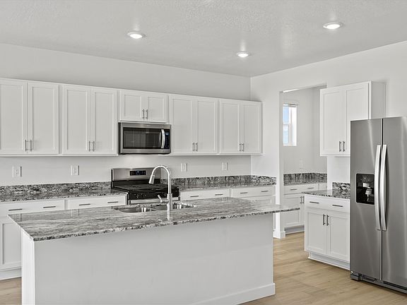 SLC_Willow_ 4281_Kitchen_B_953-N-200-East-Santaquin-UT.jpg
