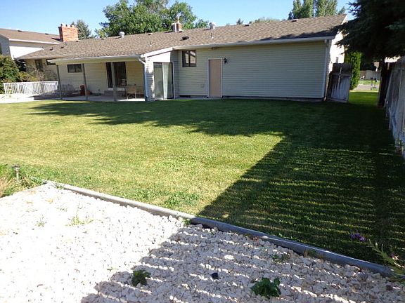 2nd image of 2646 Hallon St