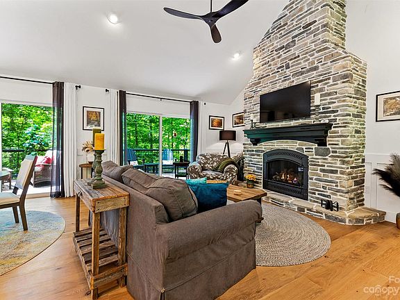 3rd image of 360 Grand Oak Trl