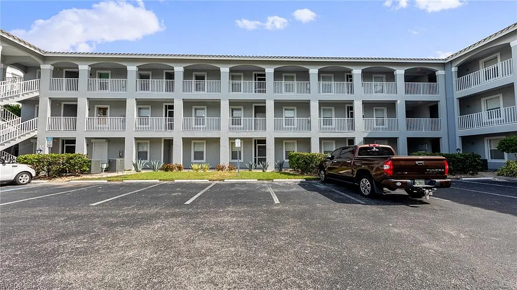 Vanderbilt Villas — Photo 1