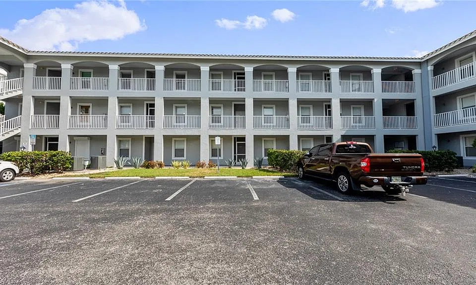 519 Roma Ct #2203