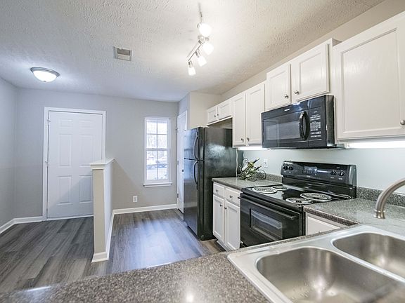 3rd image of 3046 Denny Brooke Ln