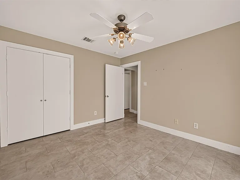 733 W 22nd St #D — Photo 4