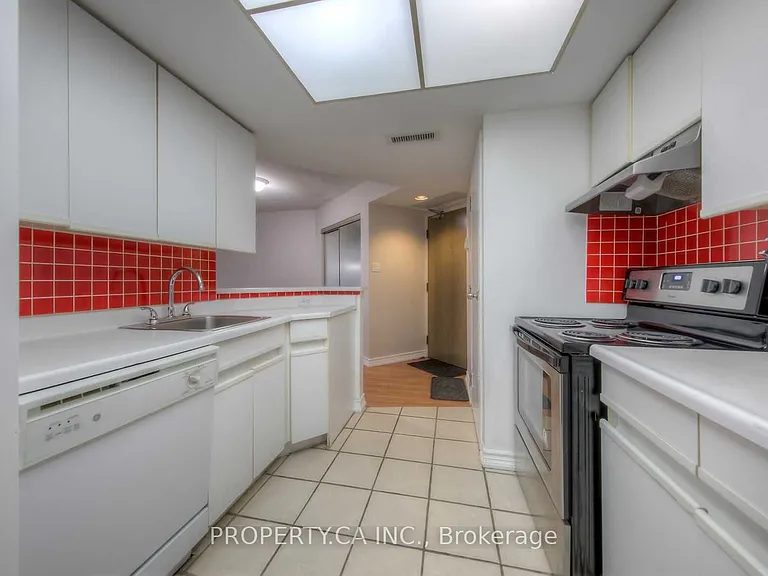 1001 Bay St #2107 — Photo 3