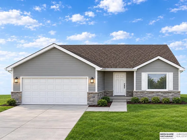 9612 N 167th Ave, Bennington, NE 68007
