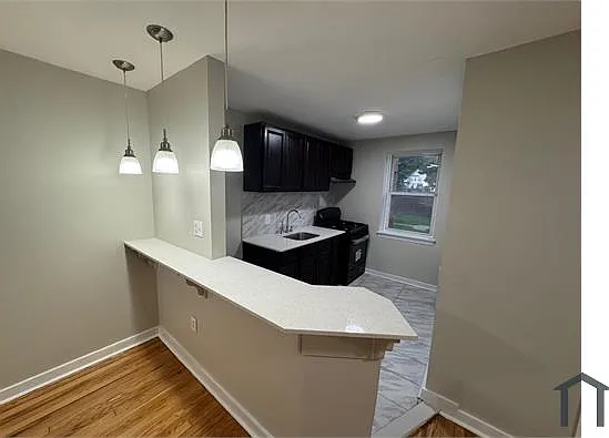 67 Lincoln Ave #2D — Photo 1